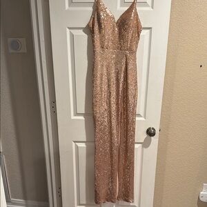 B. Smart Gold Gown with V-neck Sleeveless Design for Prom